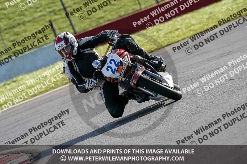 donington no limits trackday;donington park photographs;donington trackday photographs;no limits trackdays;peter wileman photography;trackday digital images;trackday photos